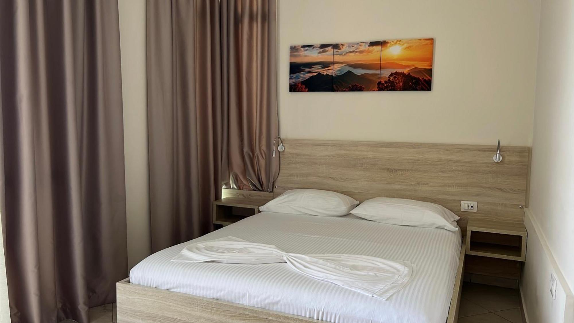 Hotel Jon Dhërmi Eksteriør bilde