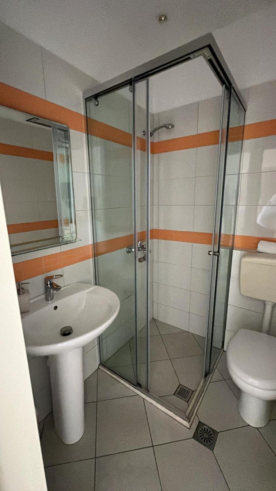 Hotel Jon Dhërmi Eksteriør bilde
