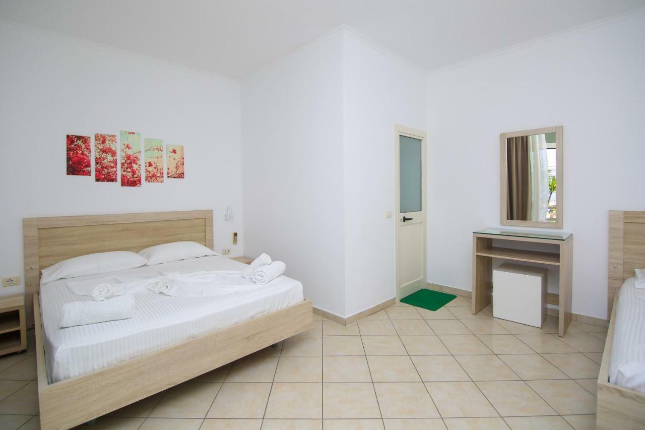 Hotel Jon Dhërmi Eksteriør bilde